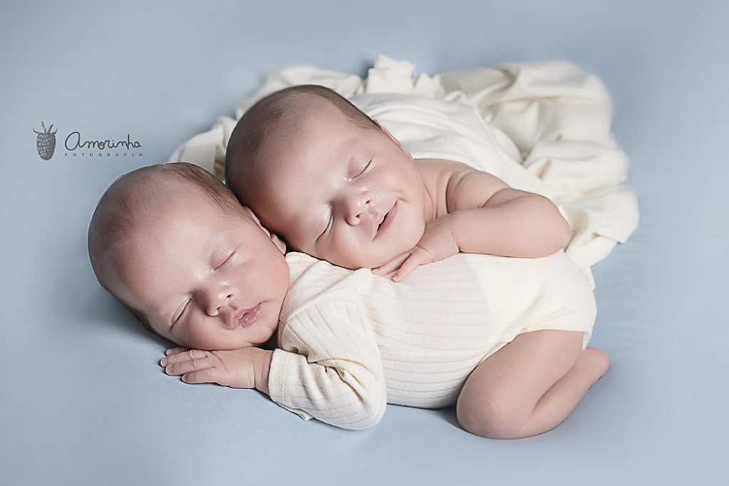 Fotografia Newborn Gêmeos Recém Nascidos